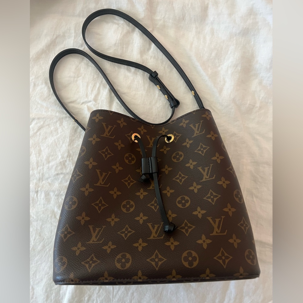 Louis Vuitton Neonoe bag. Used one time